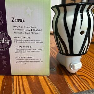 Scentsy plug-in warmer zebra